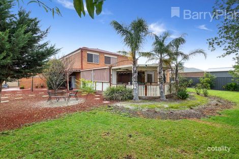 Property photo of 17 Omeo Terrace Manor Lakes VIC 3024