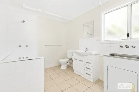 Property photo of 70 Baker Street Emerald QLD 4720