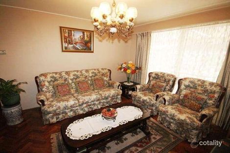 Property photo of 32 Akma Court Taylors Lakes VIC 3038