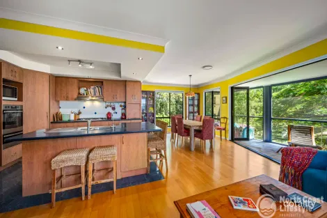 18 Flinders Way, Ocean Shores, NSW 2483