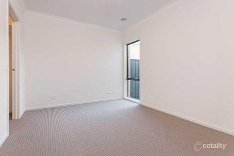 Property photo of 24 Bradshaw Avenue Craigieburn VIC 3064