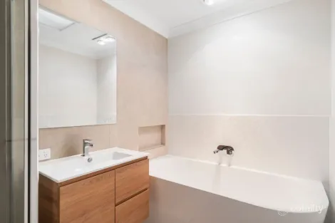 Property photo of 9/167-175 Central Street Labrador QLD 4215