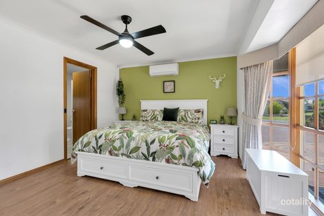 Property photo of 8 Kenneth Close Hoppers Crossing VIC 3029