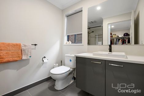 Property photo of 8 Bridgegate Road Thornhill Park VIC 3335