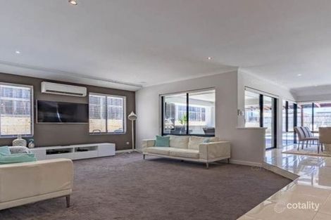 Property photo of 41 Hibbertia Follow Halls Head WA 6210