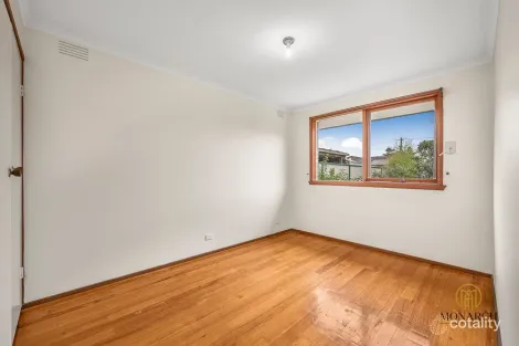 Property photo of 32 Pottenger Way St Albans VIC 3021