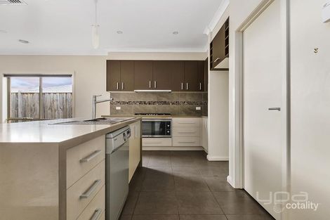 Property photo of 32 Faircroft Drive Brookfield VIC 3338