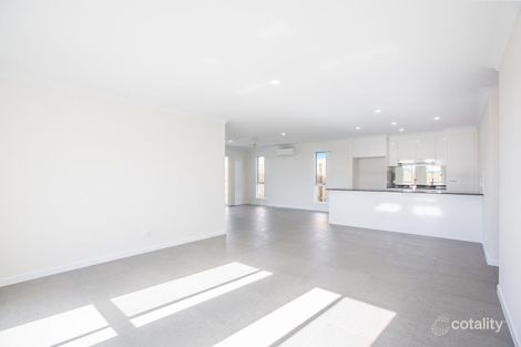 Property photo of 4 Conochie Place Pimpama QLD 4209