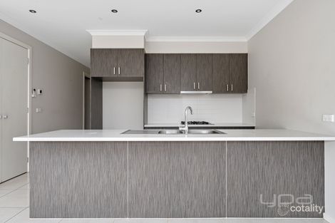 Property photo of 1/17 Lindsay Court Melton VIC 3337