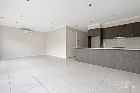 Property photo of 1/17 Lindsay Court Melton VIC 3337