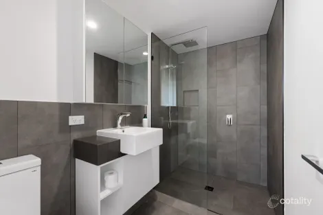 Property photo of 113/1 Waterside Retreat Birtinya QLD 4575