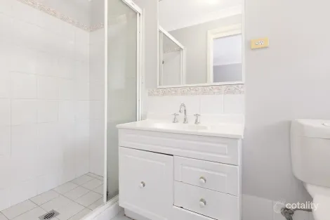 Property photo of 2/13 Lethbridge Street Penrith NSW 2750