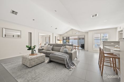 Property photo of 8 Roxburgh Street Franklin ACT 2913