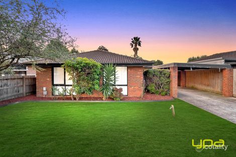 Property photo of 19 Mullin Court Cranbourne VIC 3977