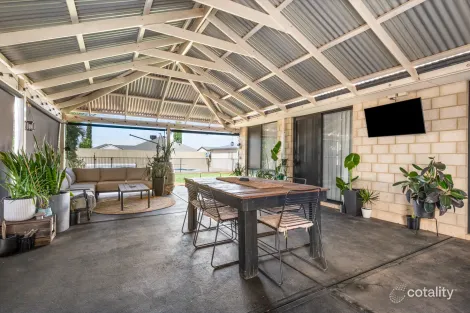 Property photo of 5 Vitali Crescent Somerville WA 6430