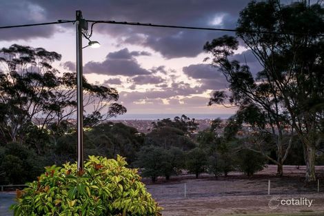 Property photo of 2 Ridgehaven Drive Bellevue Heights SA 5050