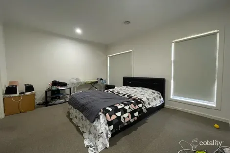 Property photo of 18 Battery Road Point Cook VIC 3030