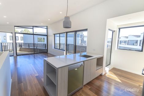 Property photo of 3 Sharp Circuit Mill Park VIC 3082
