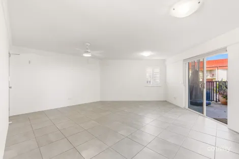 Property photo of 3/458 Esplanade Torquay QLD 4655