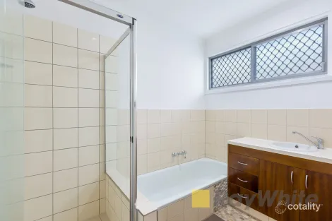 Property photo of 60 Benowa Road Southport QLD 4215