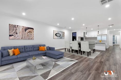 Property photo of 20 Angophora Crescent Craigieburn VIC 3064