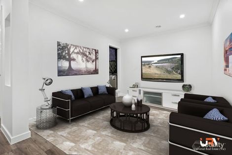Property photo of 20 Angophora Crescent Craigieburn VIC 3064