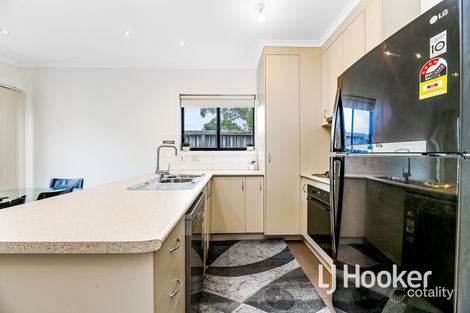 Property photo of 24/103 Army Road Pakenham VIC 3810
