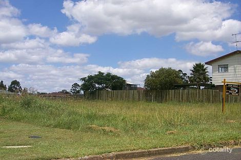 15 Helen St, North Booval, QLD 4304