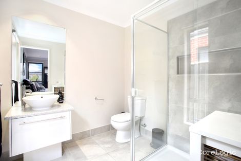 Property photo of 12 Bellsquarry Avenue Cranbourne East VIC 3977