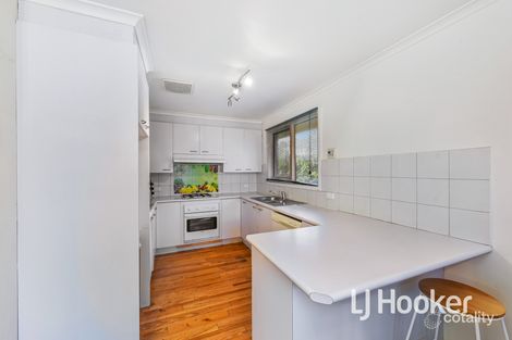 Property photo of 43 Matthew Flinders Avenue Endeavour Hills VIC 3802
