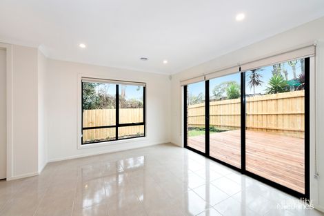 Property photo of 2/25 Lynden Grove Mount Waverley VIC 3149