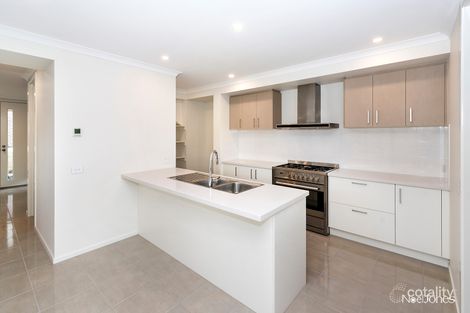 Property photo of 2/25 Lynden Grove Mount Waverley VIC 3149