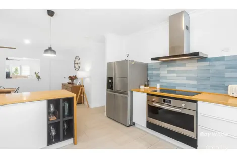 Property photo of 95 Bottlebrush Drive Lammermoor QLD 4703