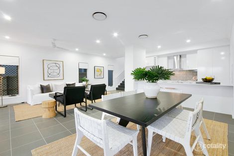 Property photo of 19 Irwin Terrace Oxley QLD 4075