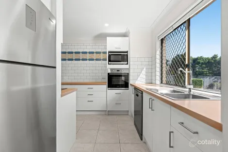 Property photo of 34/2018 Wynnum Road Wynnum West QLD 4178