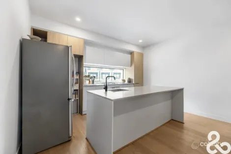 Property photo of 33 Casalingo Boulevard Mill Park VIC 3082