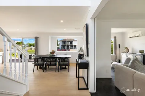 Property photo of 11 Flamingo Broadbeach Waters QLD 4218