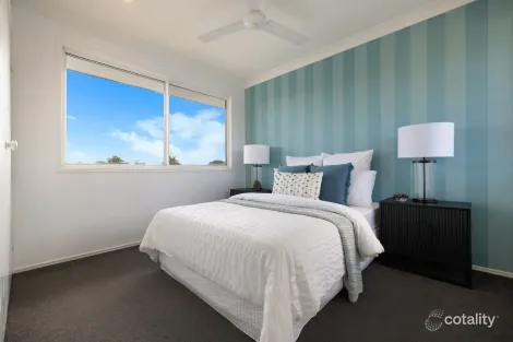 Property photo of 11 Flamingo Broadbeach Waters QLD 4218