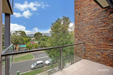 Property photo of 9/4 Civic Square Croydon VIC 3136