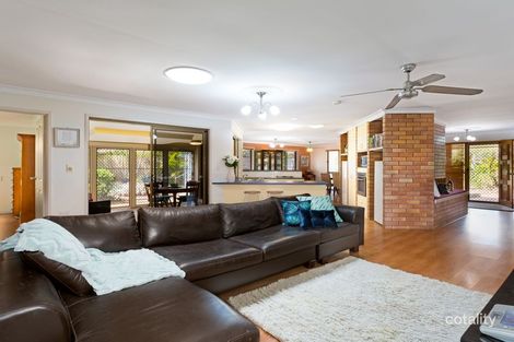 Property photo of 15 Sovereign Court Kippa-Ring QLD 4021