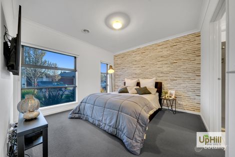 Property photo of 15 Marblelight Way Clyde North VIC 3978