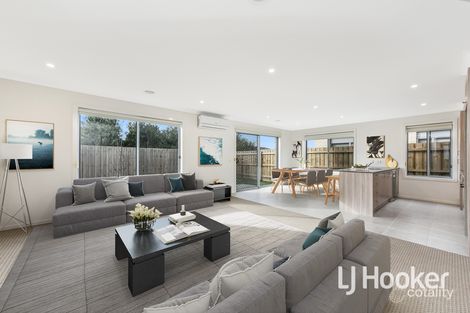 Property photo of 26 Quinella Way Pakenham VIC 3810