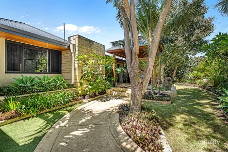 Property photo of 4 Burroughs Road Karrinyup WA 6018