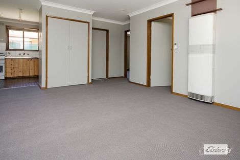 Property photo of 2/4 Marie Drive Wodonga VIC 3690