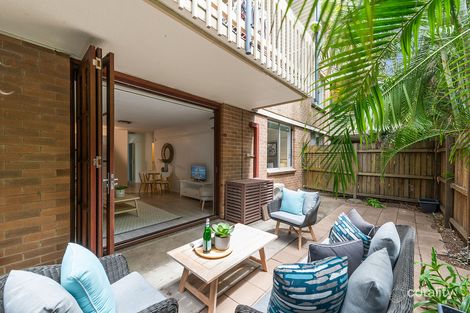 Property photo of 4/125 Clarence Road Indooroopilly QLD 4068