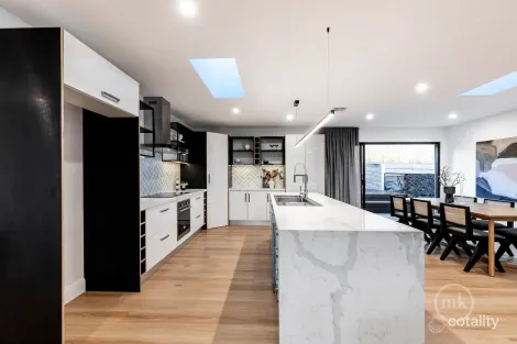 Property photo of 35 Sunnyside Crescent Wattle Glen VIC 3096