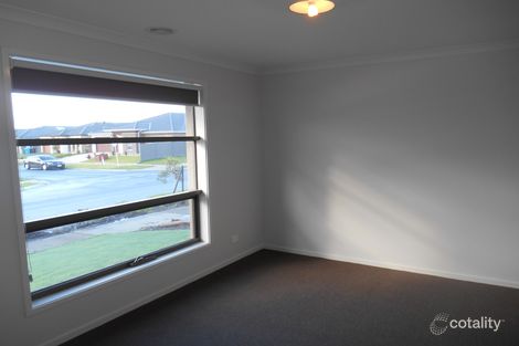 Property photo of 34 Newington Drive Cranbourne East VIC 3977