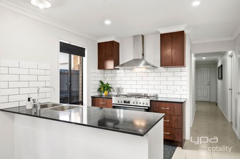 Property photo of 8 Peckham Avenue Wollert VIC 3750
