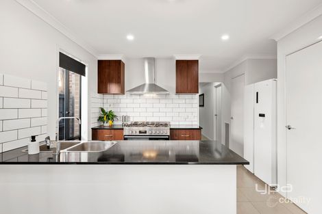 Property photo of 8 Peckham Avenue Wollert VIC 3750