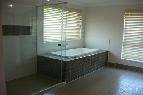 Property photo of 54 Heritage Boulevard Heritage Park QLD 4118